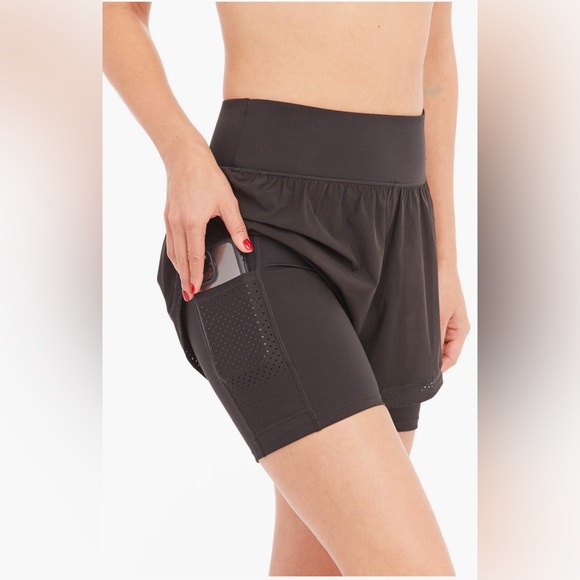 NWOT Spanx Get Moving Double Layer Shorts SizeS/P $118 - Picture 4 of 8